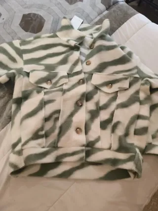Chaqueta de felpa con estampado cebra