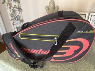 Paletero y pala Bullpadel flowlight