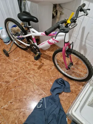 Bicicleta niña pequeña