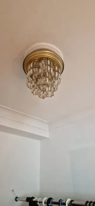 Lámpara colgante cristal y metal dorado