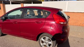 Ford Fiesta 4 puertas gasolina 1.4 con 70cv