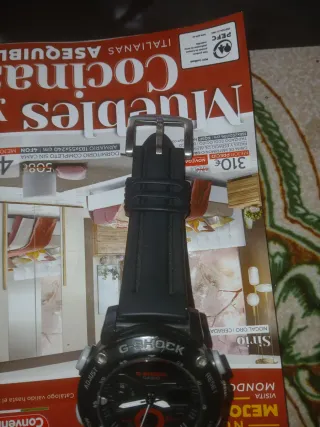 Reloj Casio G-Shock Negro y Rojo