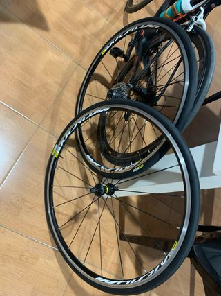 URGE, Bicicleta BH Quartz Carbono,