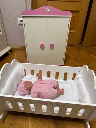 Muñequita con cuña y armario Antonio Juan