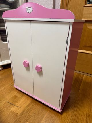 Muñequita con cuña y armario Antonio Juan