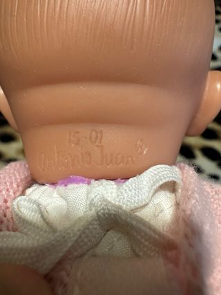 Muñequita con cuña y armario Antonio Juan