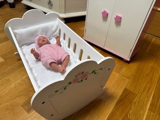 Muñequita con cuña y armario Antonio Juan