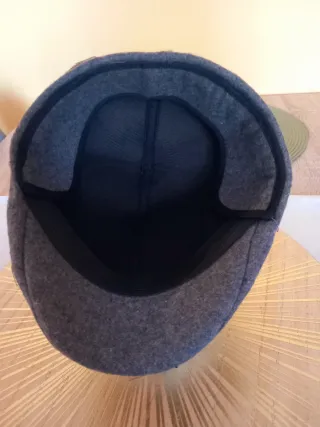 Gorra de hombre gris