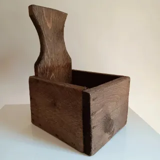 Rustica scatola, fioriera in legno, o contenitore