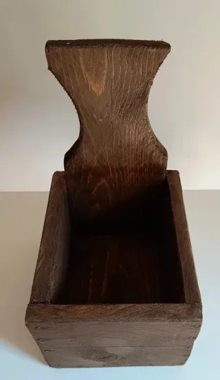 Rustica scatola, fioriera in legno, o contenitore