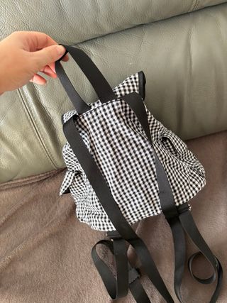 Mochila H&M Cuadros Blanco y Negro