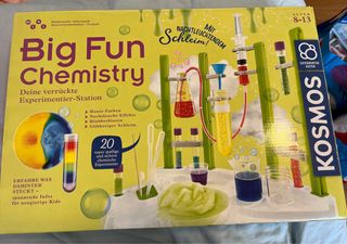 diferentes lotes de juguetes