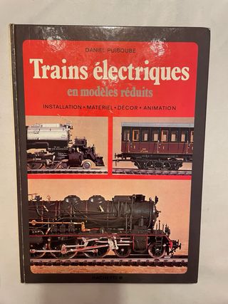 Collezione di libri sui treni