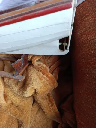 Barco a pilas hecho a mano