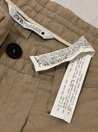 Pantalón Zara cargo beige