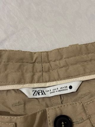 Pantalón Zara cargo beige