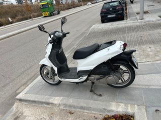 Peugeot Tweet 125cc -ITV 2027  Para reparar