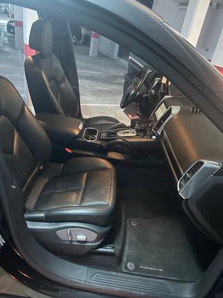 Porsche Cayenne 2011