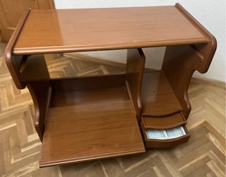 Mesa de estudio/ordenador con ruedas