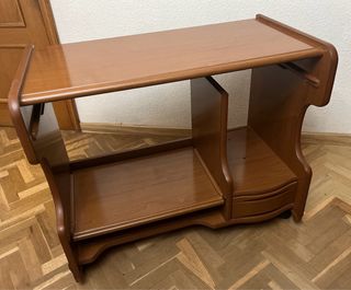 Mesa de estudio/ordenador con ruedas