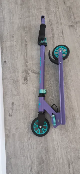 Patinete infantil plegable morado