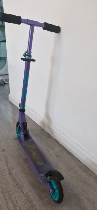 Patinete infantil plegable morado