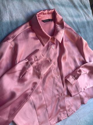 Blusa Stradivarius rosa satinada