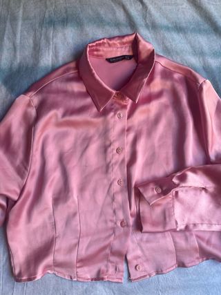 Blusa Stradivarius rosa satinada