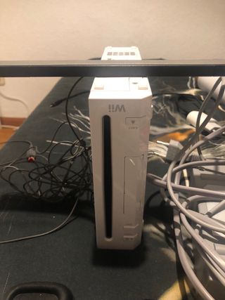 Nintendo Wii con 2 controles y juegos