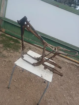 Chasis Bultaco Gold Medal con basculante