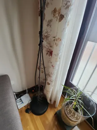 Lámpara de pie metal y cristal