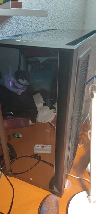 Ordenador PC. SE HA USADO 3 VECES. NEGOCIABLE