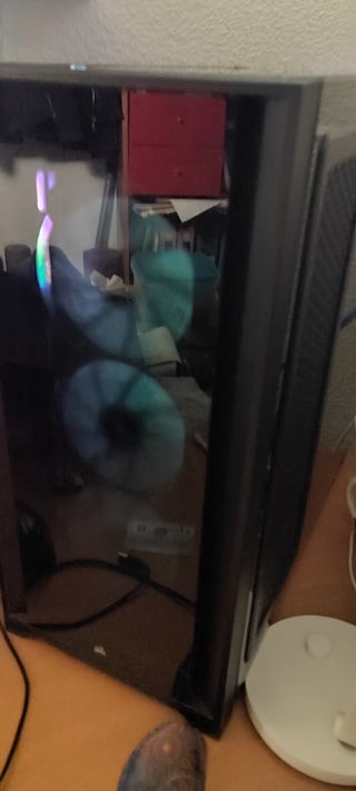 Ordenador PC. SE HA USADO 3 VECES. NEGOCIABLE