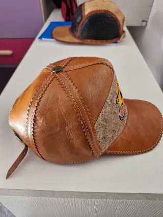 Gorra de piel artesanal