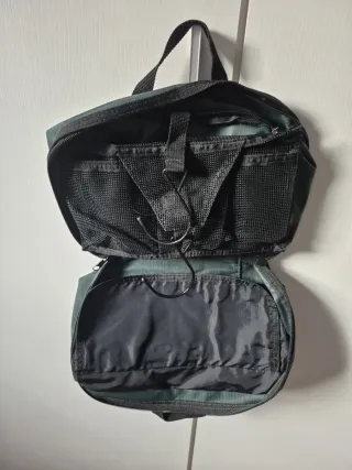 Neceser de viaje verde