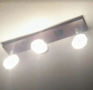 Lampade da soffitto in legno e vetro