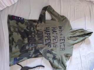 Maglia con cappuccio mimetica