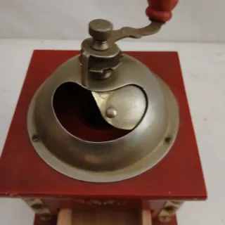 Molinillo de café vintage de madera