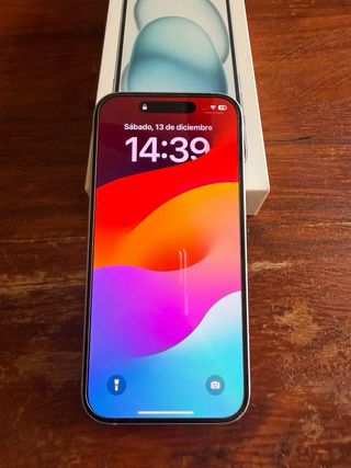 iPhone 15 128GB azul clarito