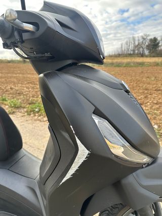 Piaggio Beverly 300HPE Negra Mate