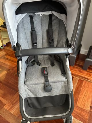 Bugaboo Camaleón con capazo y silla de paseo.