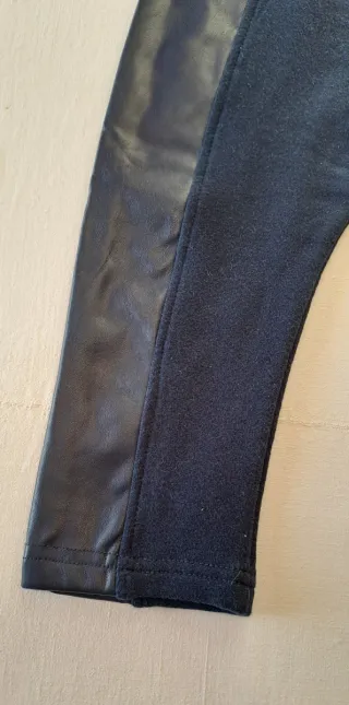 2 paia di pantaloni metà pelle metà felpato 18mesi