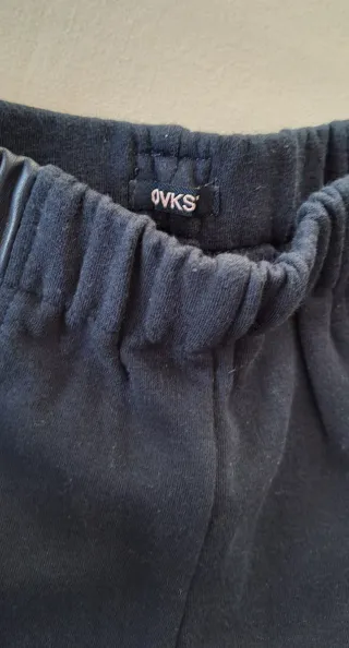 2 paia di pantaloni metà pelle metà felpato 18mesi