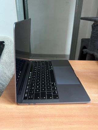 MacBook Pro 13’’ i7 16GB RAM 500GB SSD Touch Bar