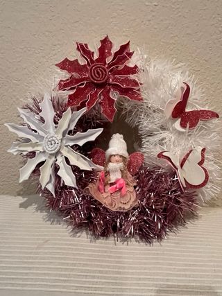 Corona de Navidad con Figuras y Flores