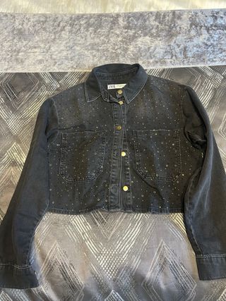 Chaqueta vaquera Zara con tachuelas
