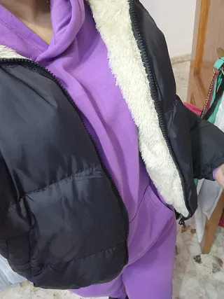 Chaquetón de pelo beige y negro