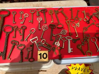 Set di chiavi antiche