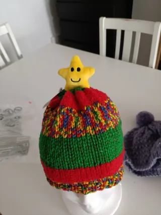 Gorro tejido con estrella