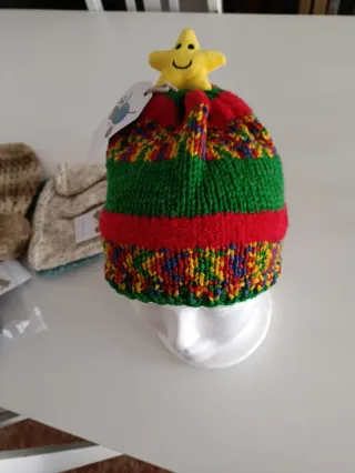 Gorro tejido con estrella
